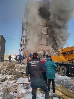 Следователи устанавливают обстоятельства обрушения жилого дома в Тымовском